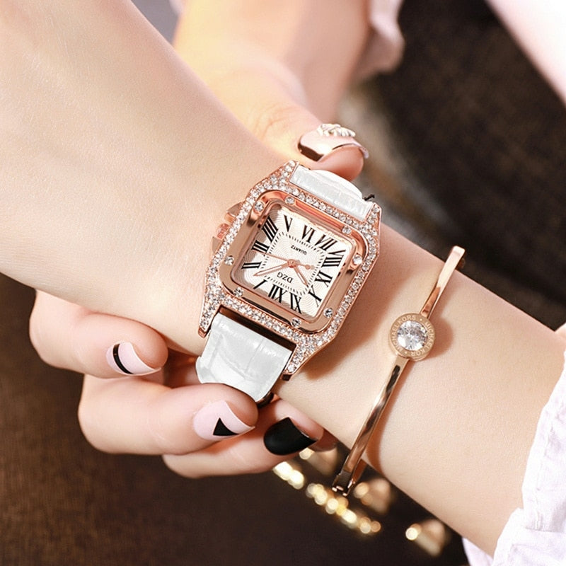 Relógio feminino elegante quadrado com strass.