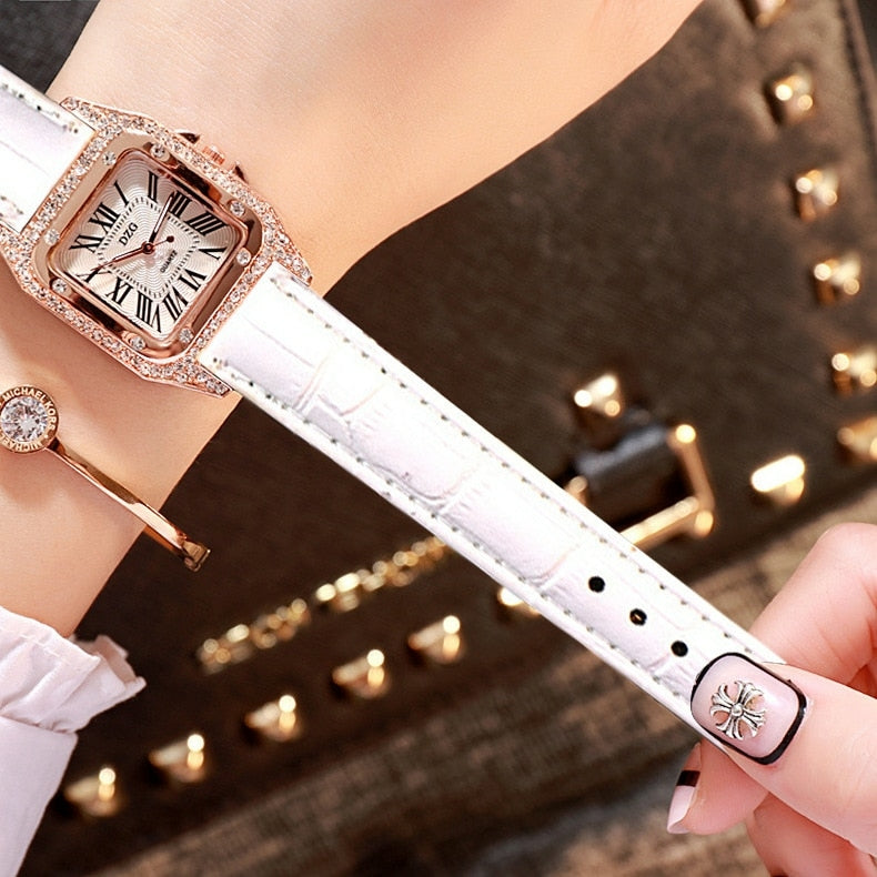 Relógio feminino elegante quadrado com strass.