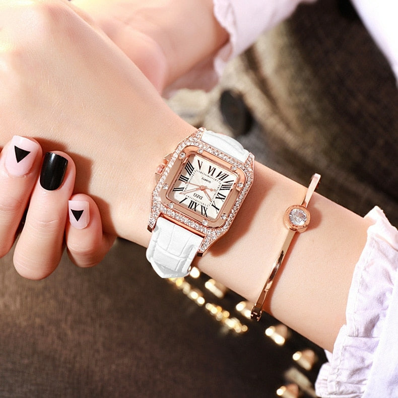 Relógio feminino elegante quadrado com strass.