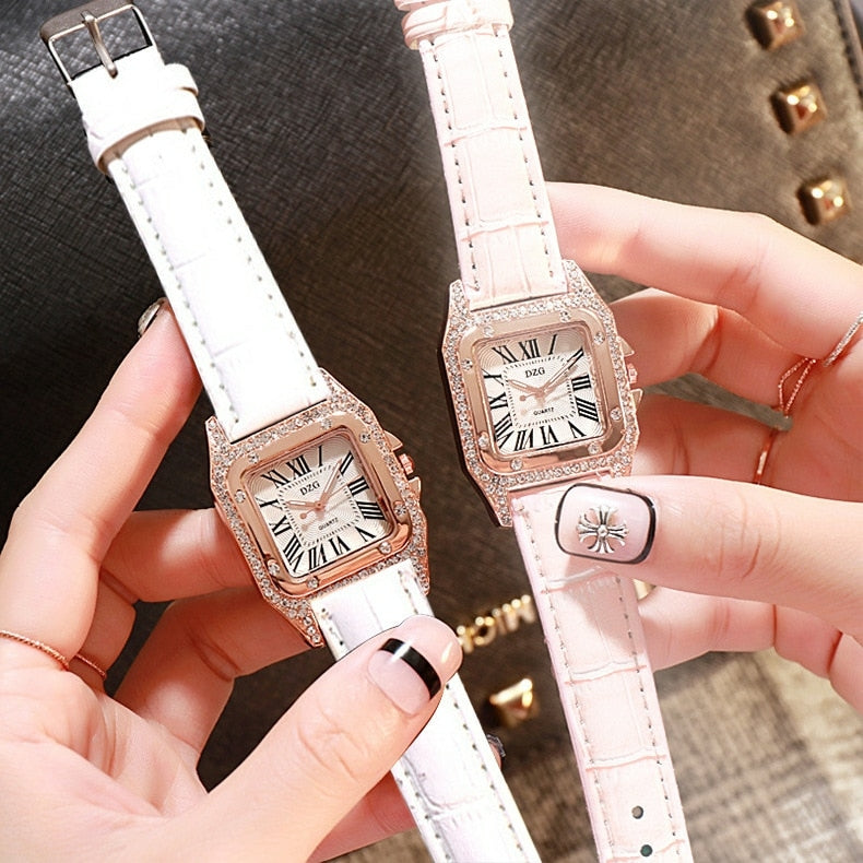 Relógio feminino elegante quadrado com strass.
